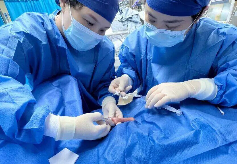 Baby Born at Five-and-a-Half Months Gestation Weighed Only 330 Grams